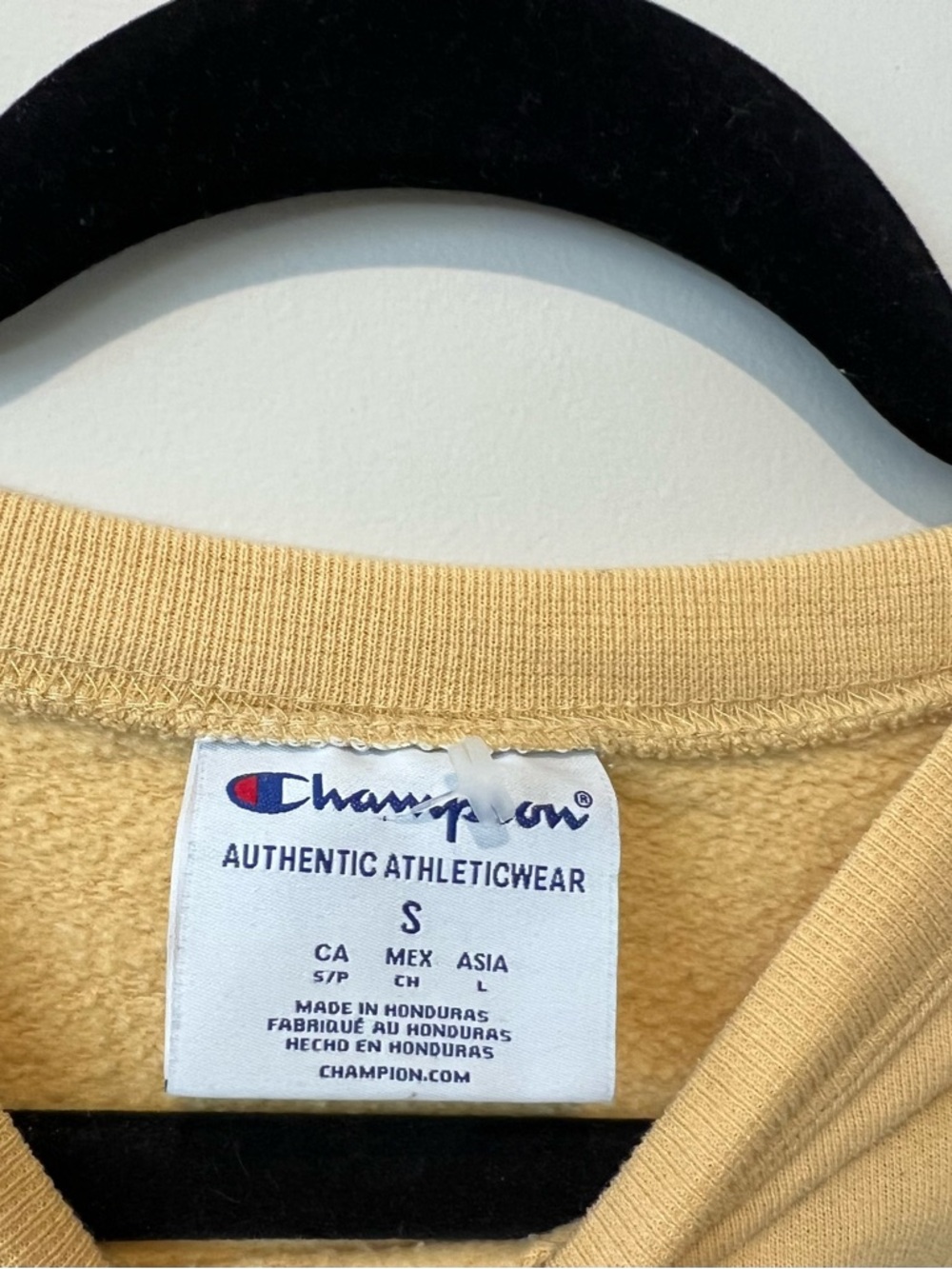 Vintage Champion Vanderbilt U Butter Yellow Crew Pullover Sweatshirt
Size Small - Picture 4 of 6